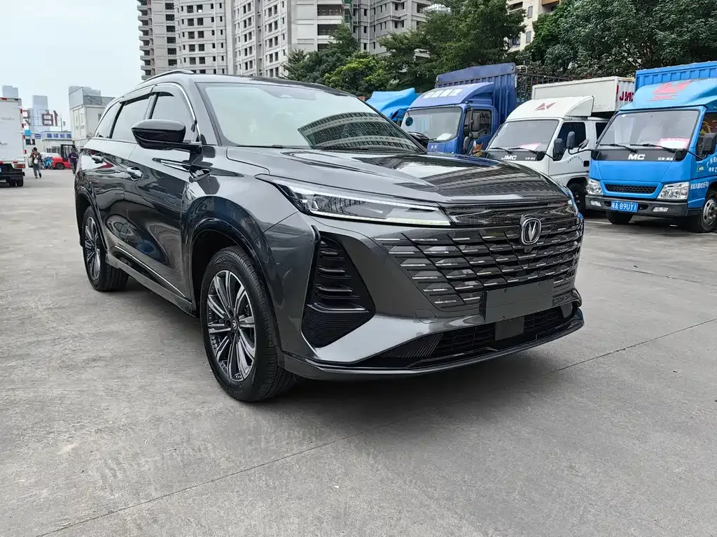 Changan CS75PLUS — фото 3