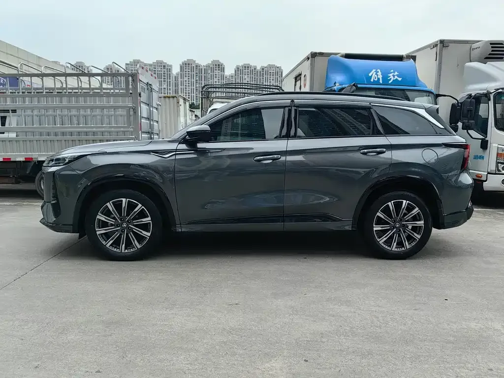 Changan CS75PLUS — фото 10