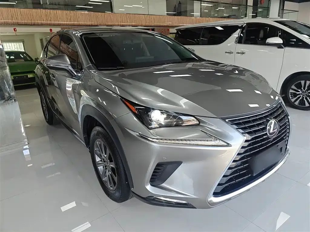 Lexus NX — фото 4