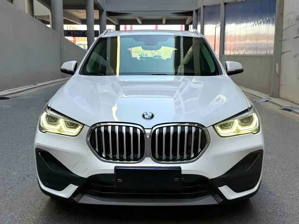 BMW X1 — фото 9