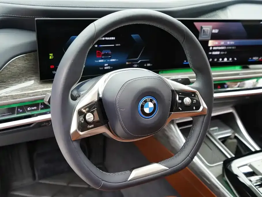 BMW i7 — фото 5