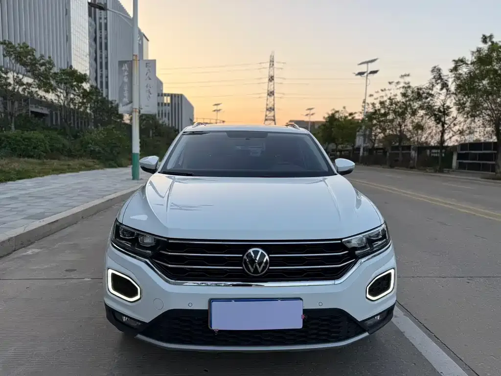 Volkswagen T-Roc — фото 2