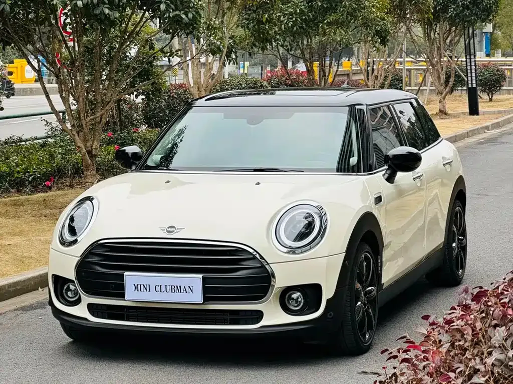 MINI Clubman — фото 1
