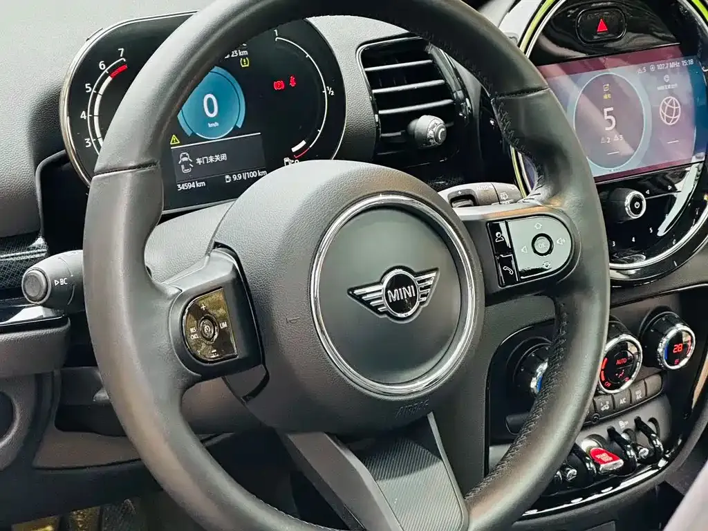 MINI Clubman — фото 2