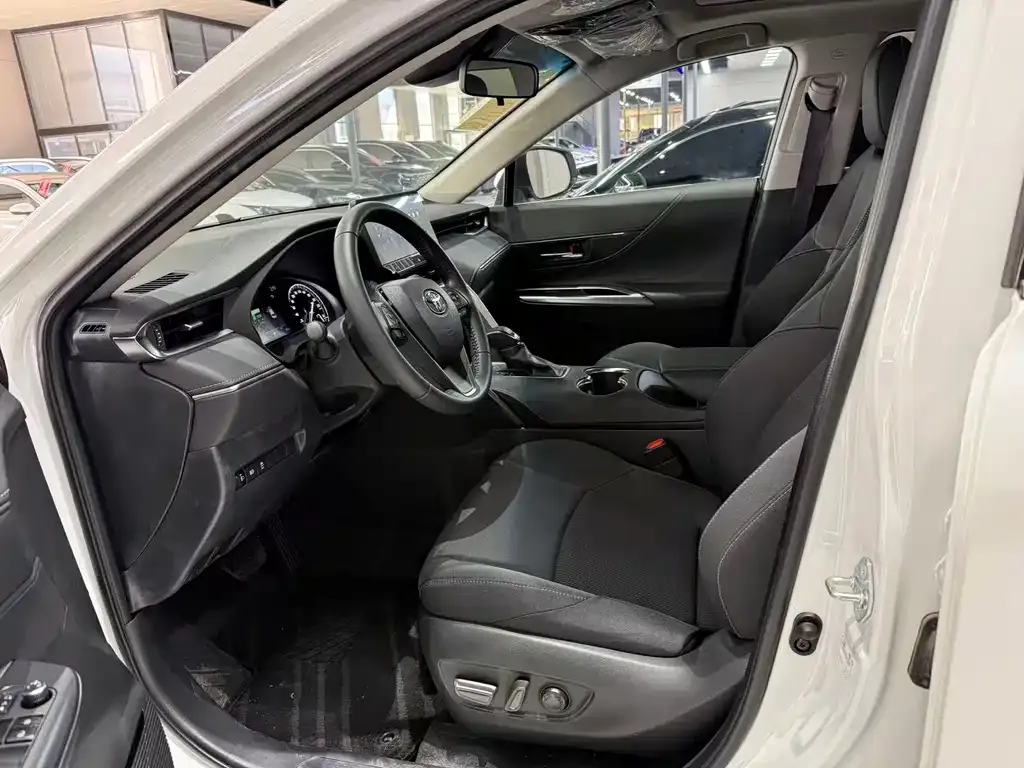 Toyota Harrier — фото 6