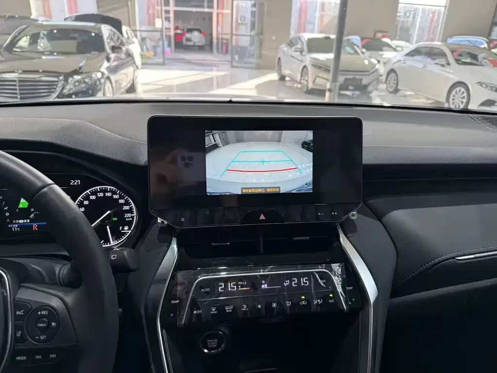Toyota Harrier — фото 7
