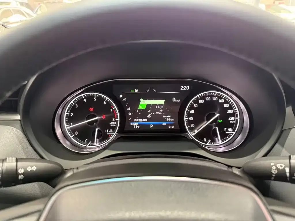 Toyota Harrier — фото 2