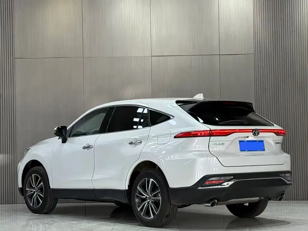 Toyota Harrier — фото 4