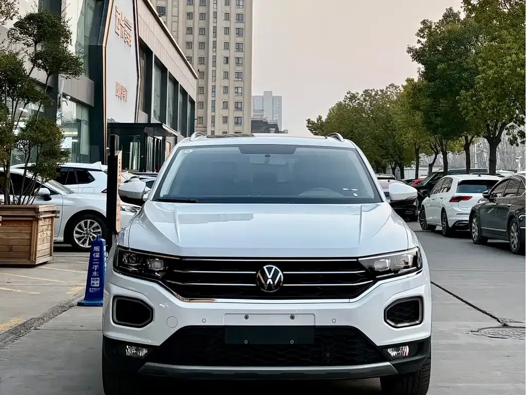 Volkswagen T-Roc — фото 4