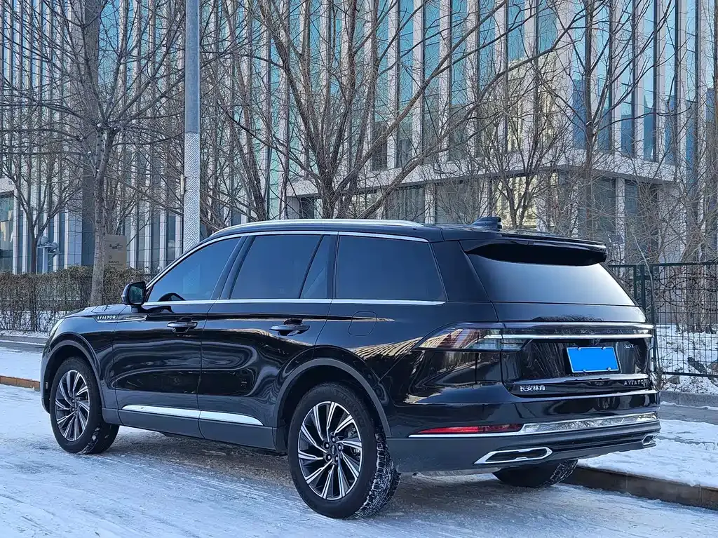 Lincoln Aviator — фото 10