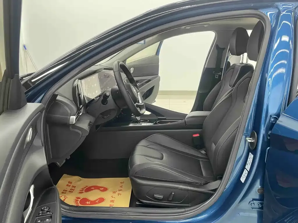 Hyundai Elantra — фото 4