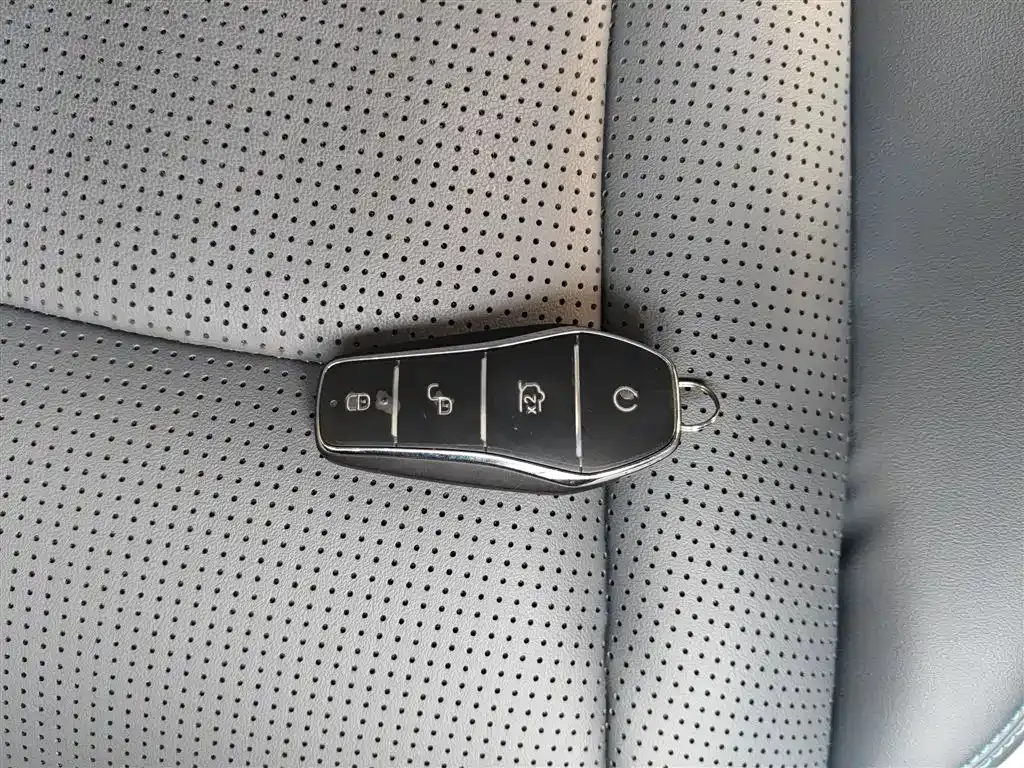 BYD Hiace 07 DM-i — фото 10