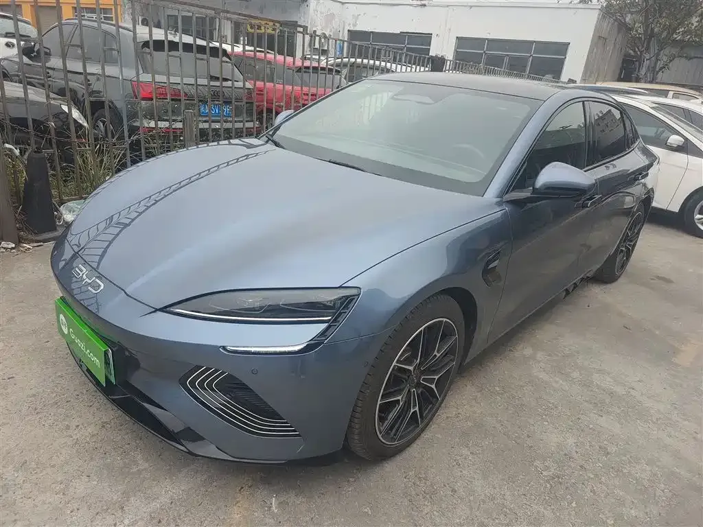 BYD Seal — фото 1