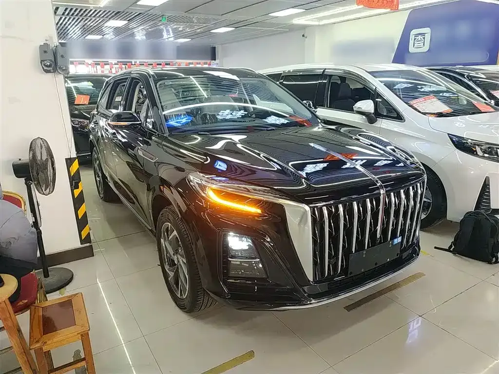 Hongqi HS3 PHEV — фото 4