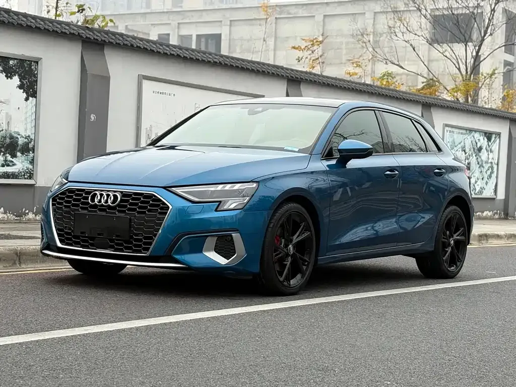 Audi A3 — фото 1