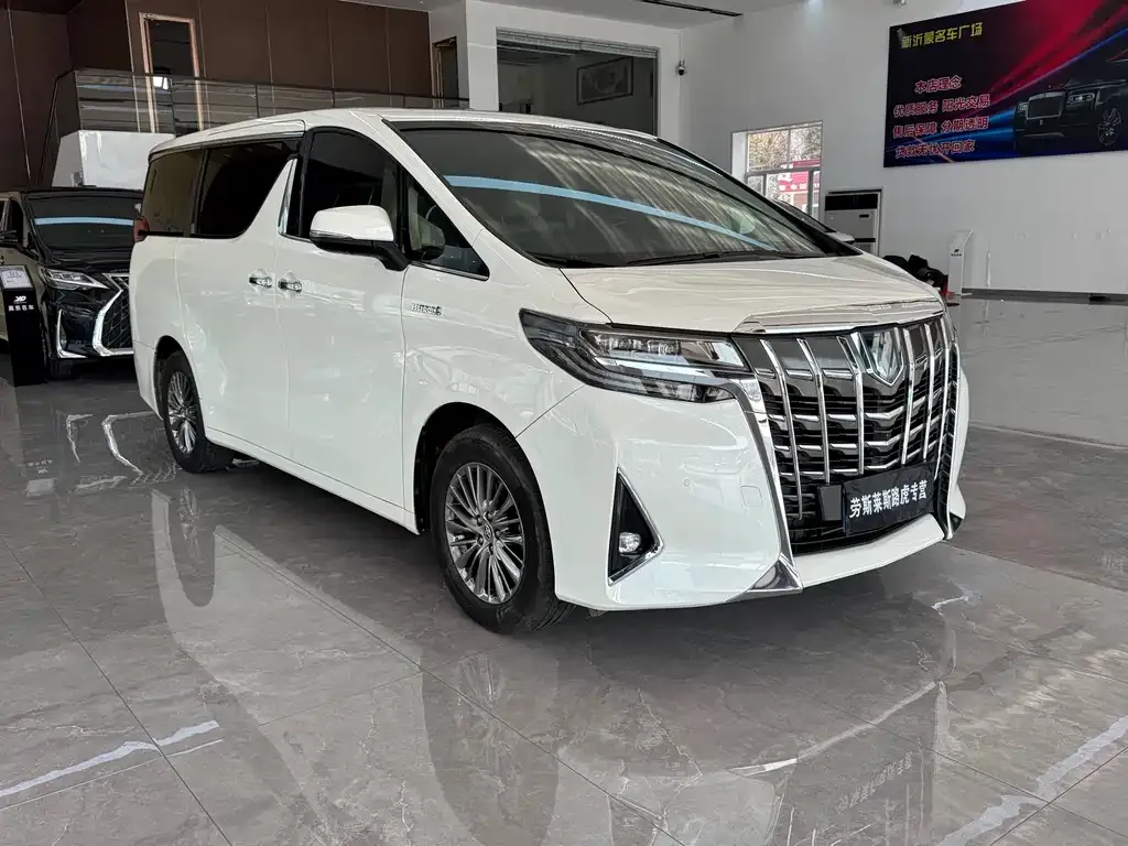 Toyota Alphard — фото 4