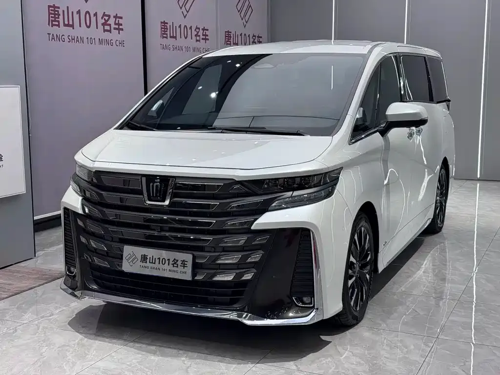 Toyota Vellfire — фото 1