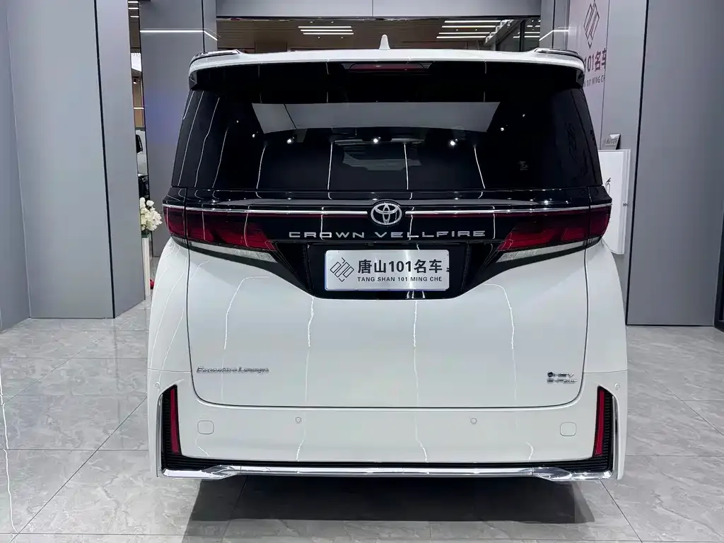 Toyota Vellfire — фото 3