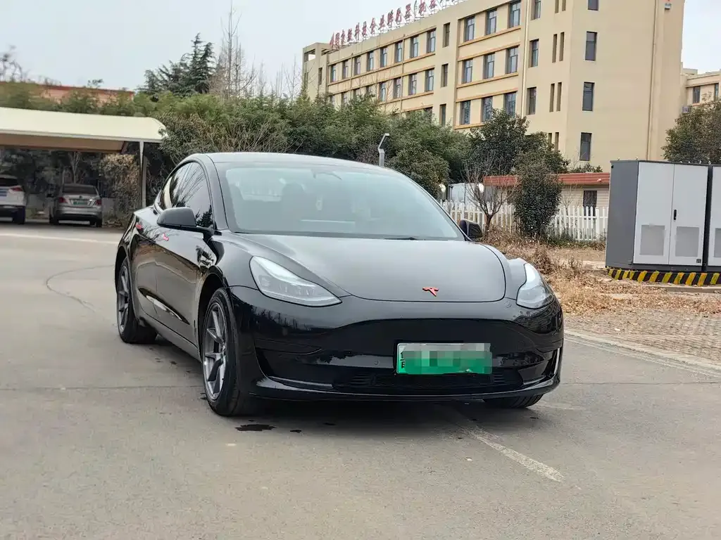 Tesla Model 3 — фото 10
