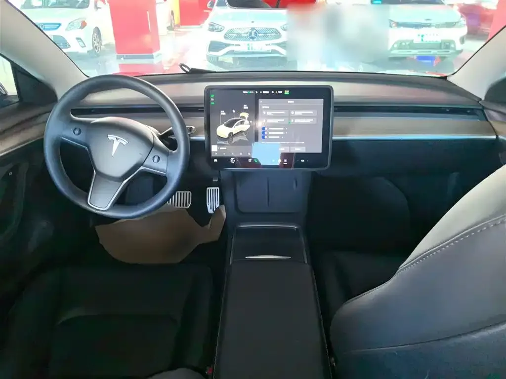 Tesla Model 3 — фото 10