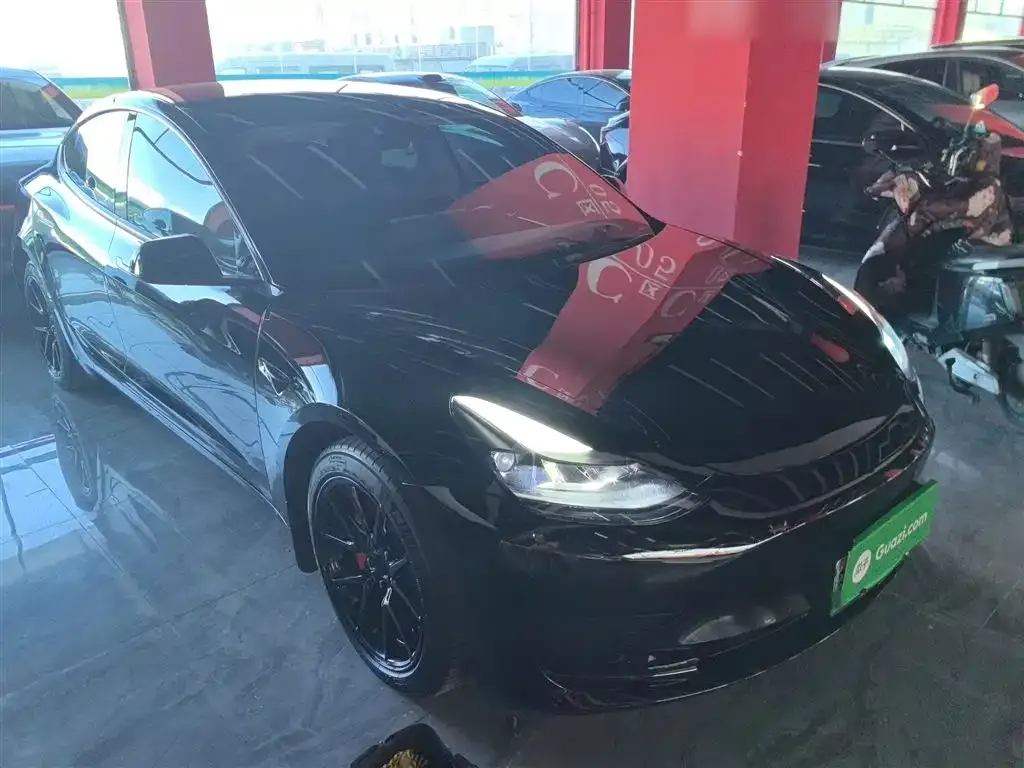 Tesla Model 3 — фото 4