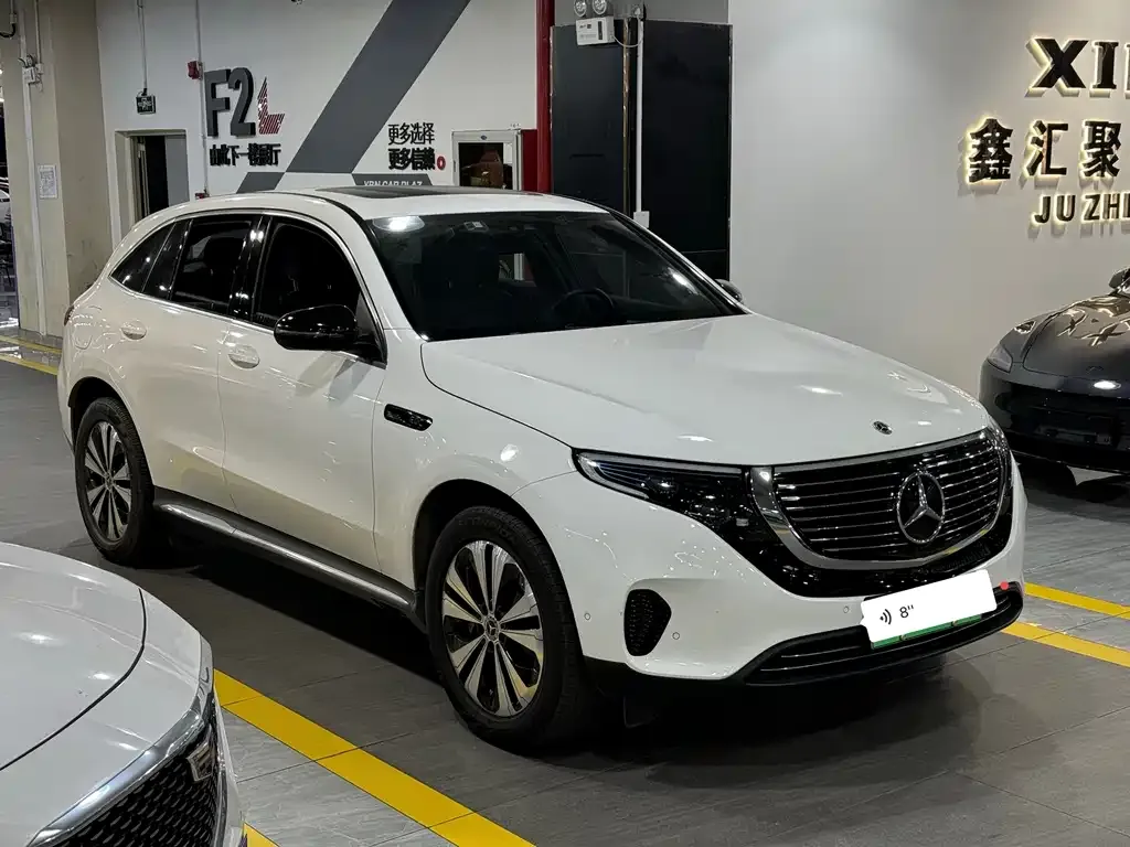Mercedes-Benz EQC — фото 9