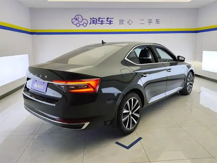 Skoda Superb — фото 3