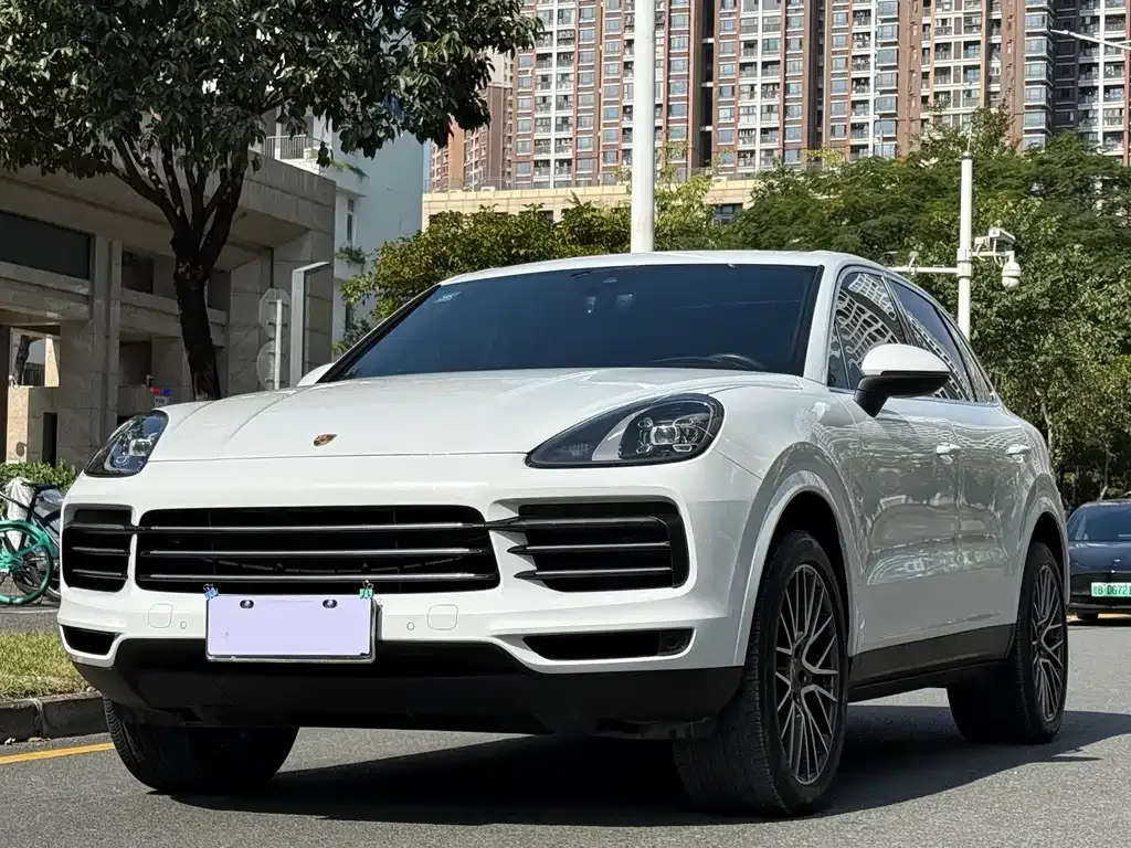Porsche Cayenne — фото 1