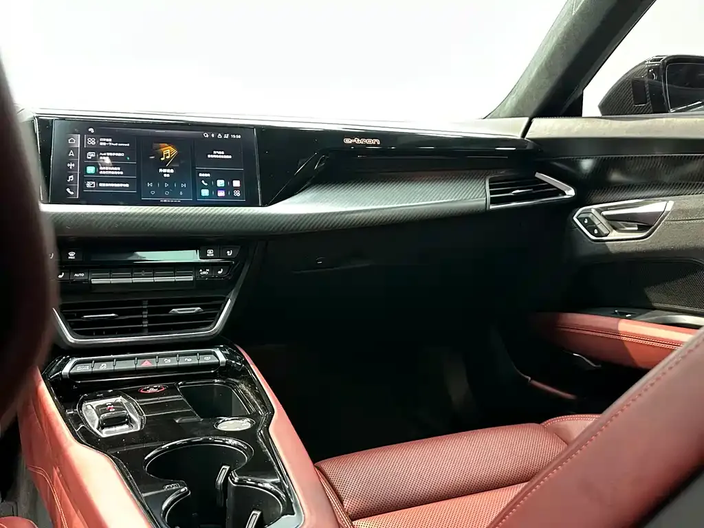 Audi RS e-tron GT — фото 2