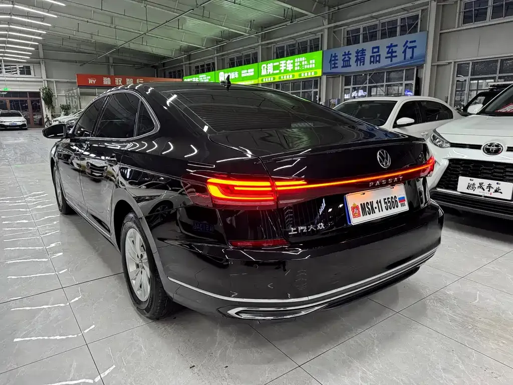 Volkswagen Passat — фото 8