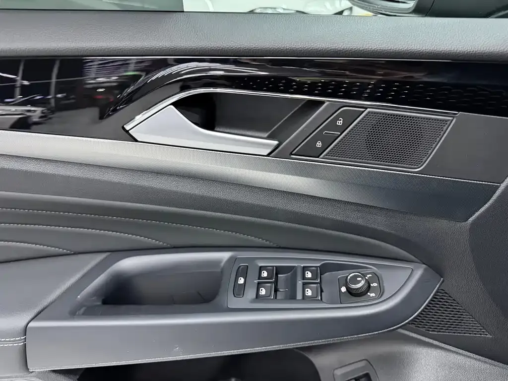 Volkswagen Passat — фото 4