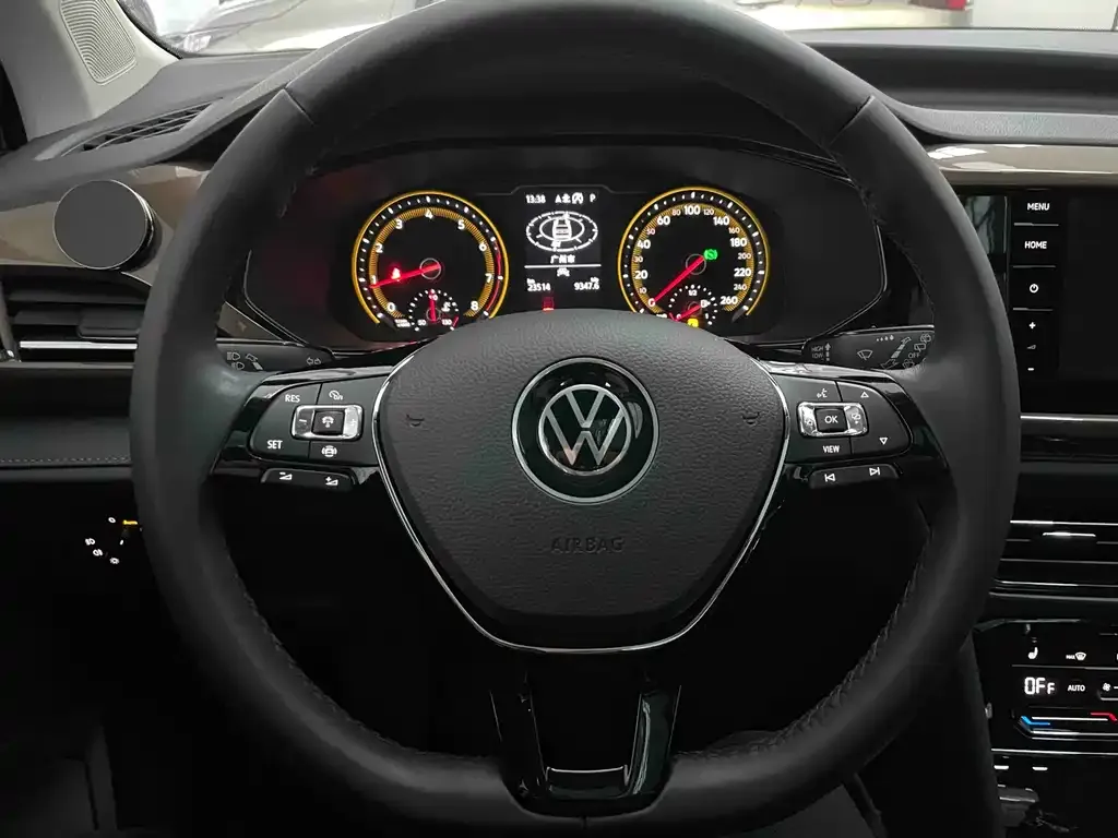 Volkswagen Tharu — фото 8