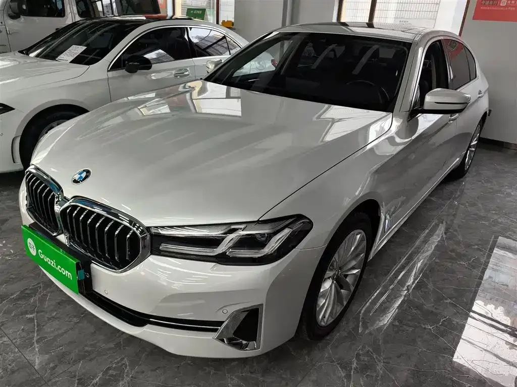 BMW 5 Series — фото 1