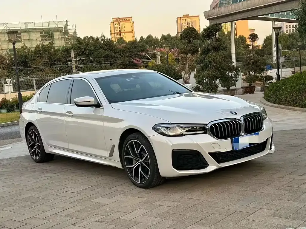 BMW 5 Series — фото 4