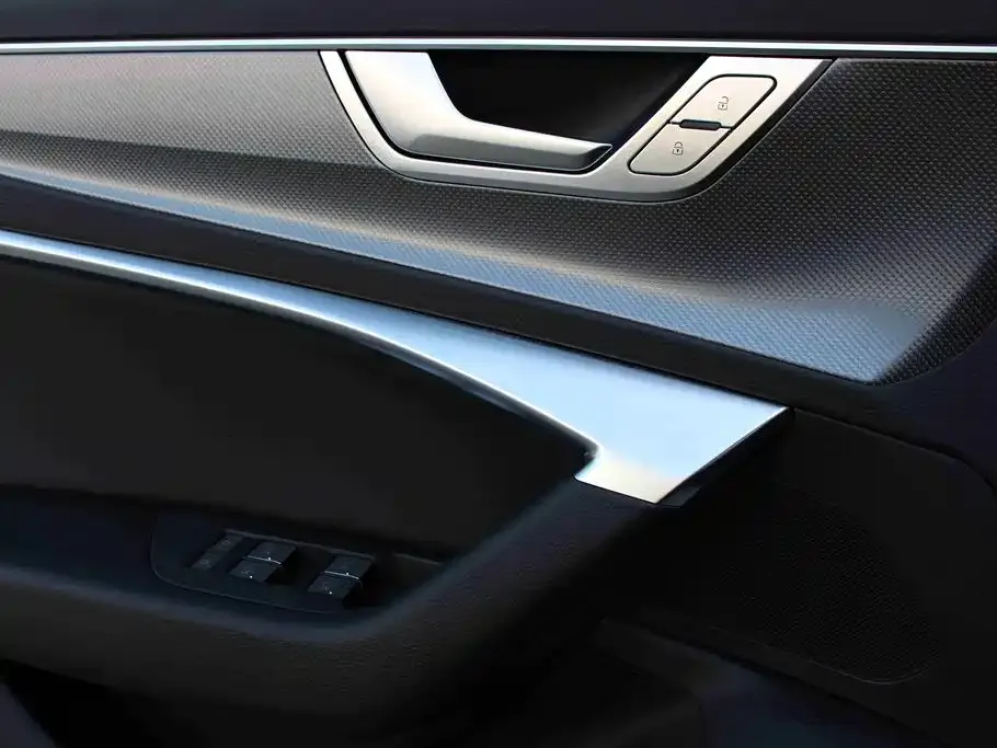 Audi A6L — фото 5