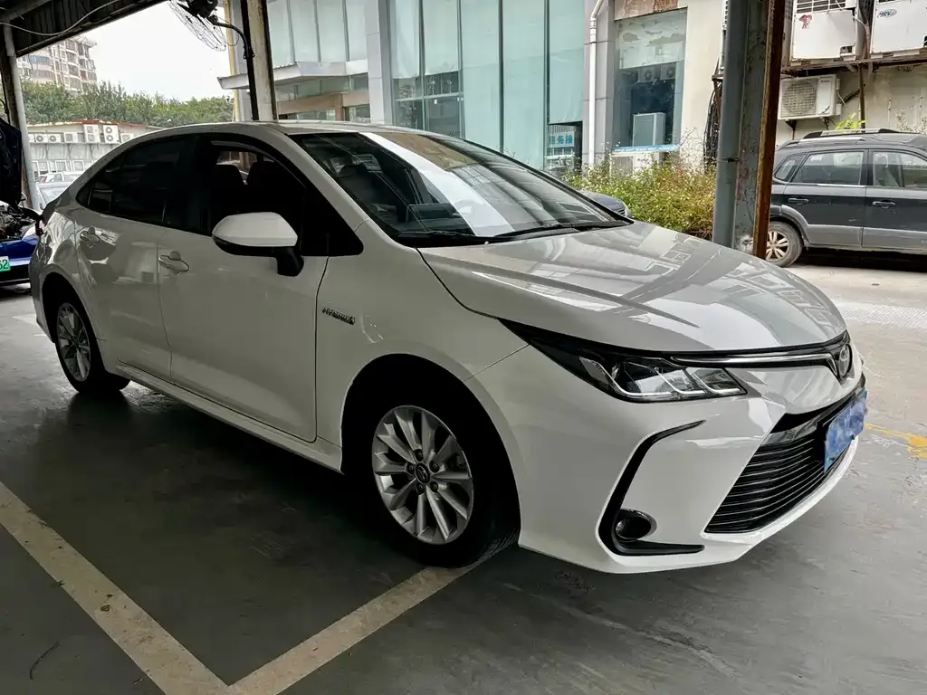 Toyota Corolla — фото 2
