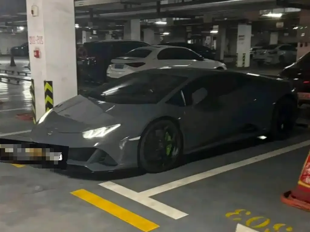 Lamborghini Huracan — фото 1