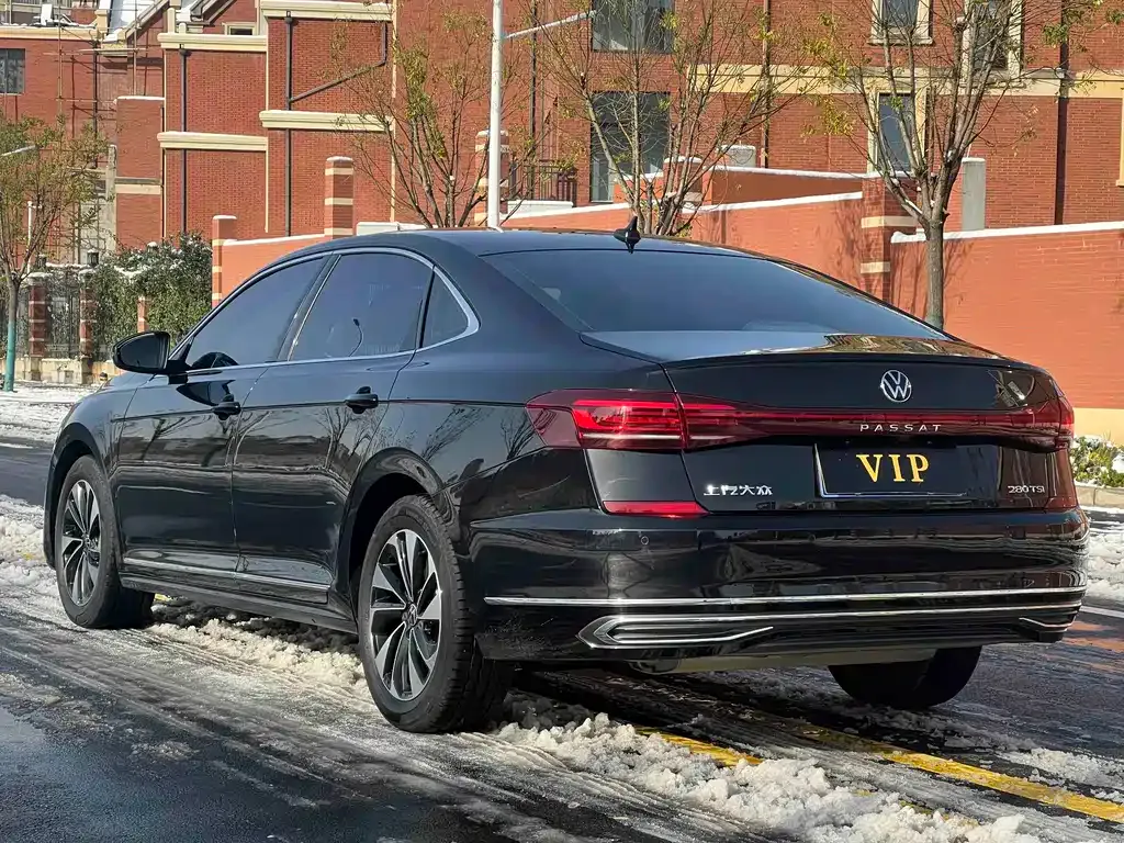 Volkswagen Passat — фото 7