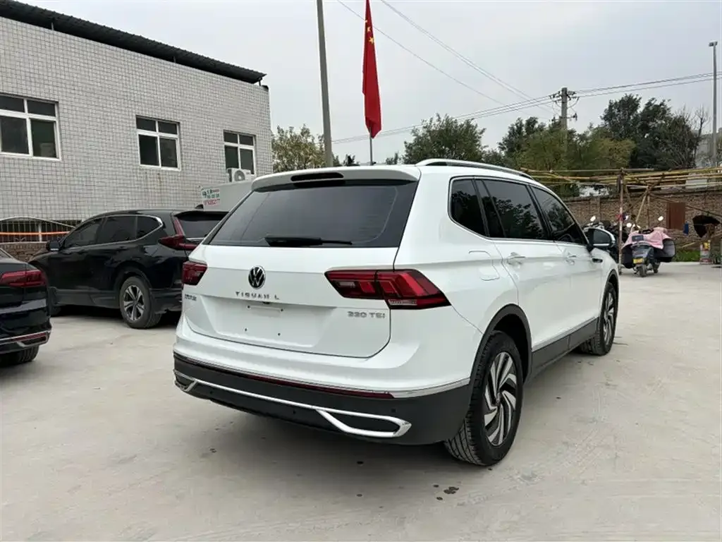 Volkswagen Tiguan L — фото 7