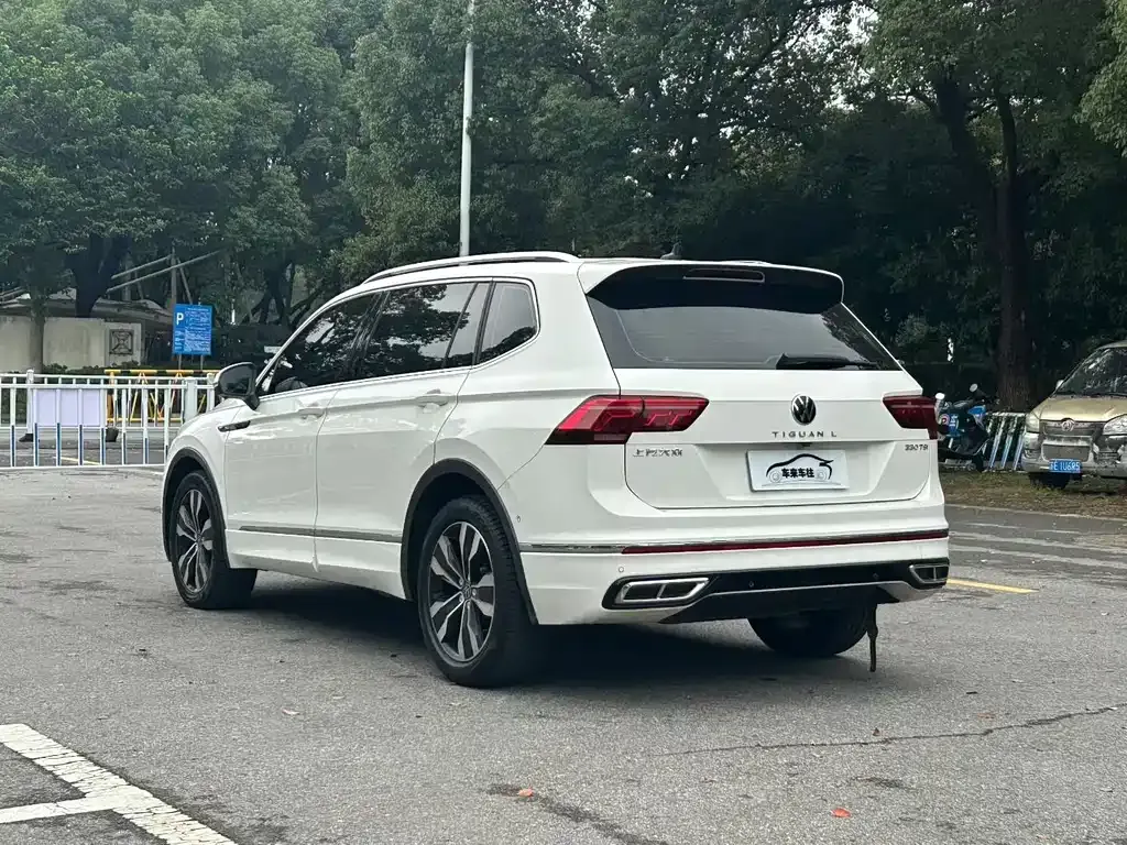 Volkswagen Tiguan L — фото 2