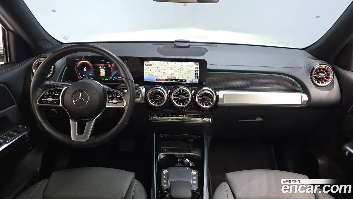 Mercedes-Benz EQB — фото 10