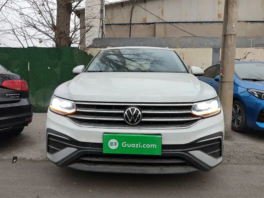 Volkswagen Tiguan L — фото 8