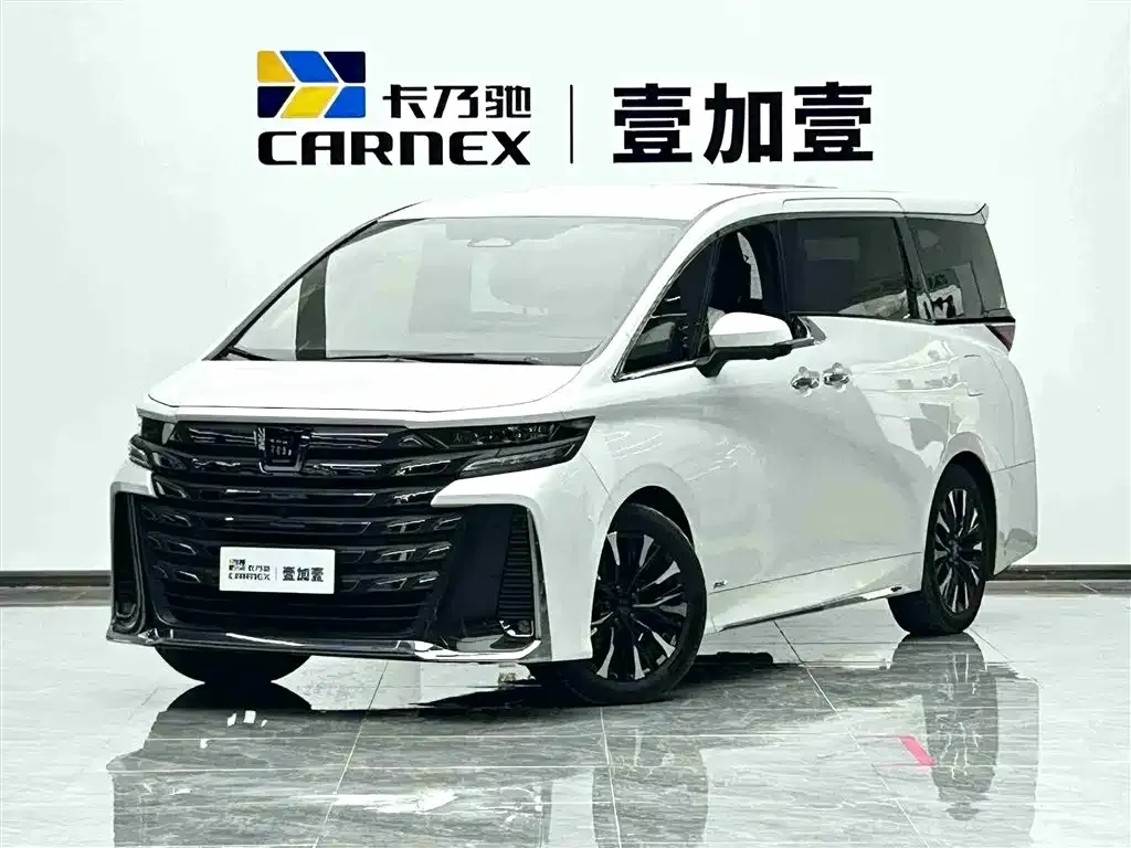 Toyota Vellfire — фото 1