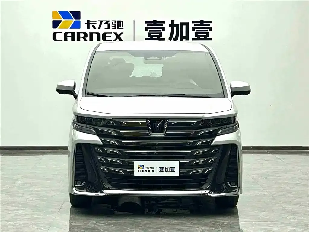 Toyota Vellfire — фото 4
