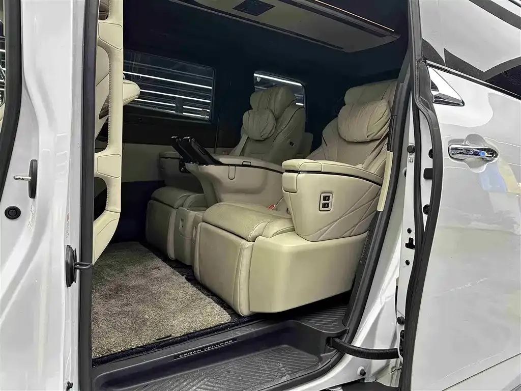 Toyota Vellfire — фото 9