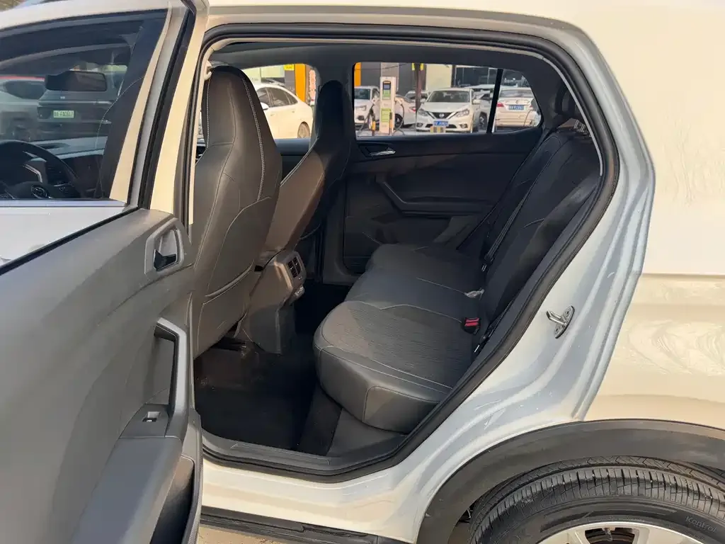 Volkswagen T-Cross — фото 2