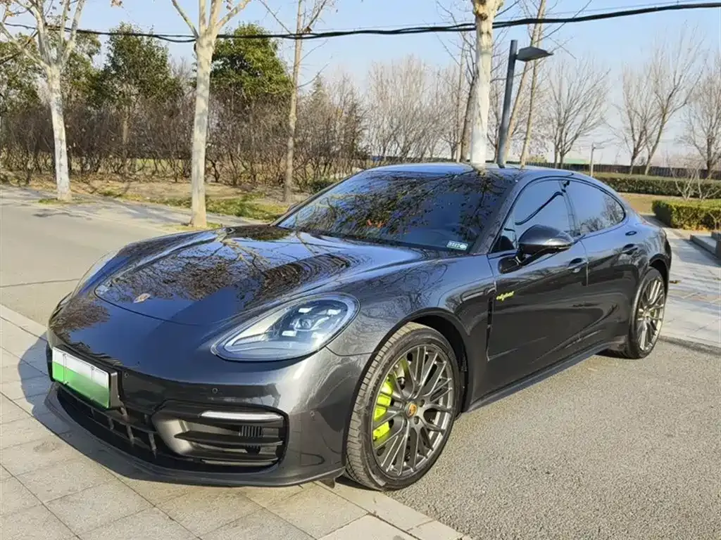 Porsche Panamera Hybrid — фото 1