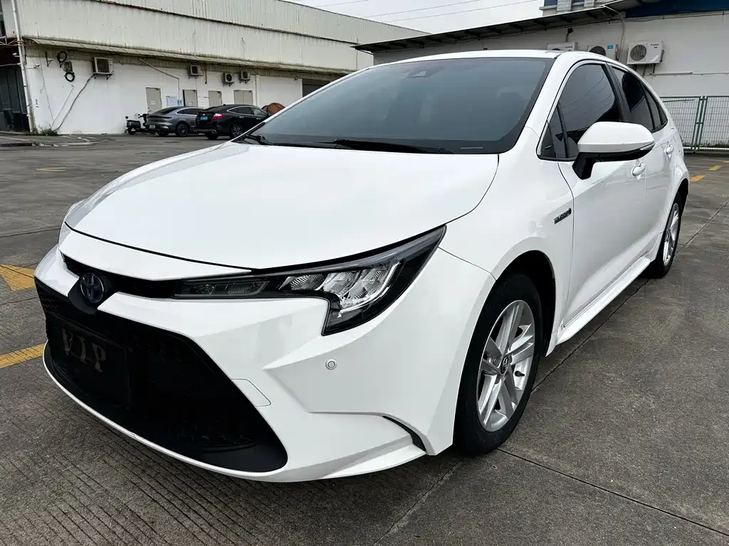 Toyota Levin Twin Engine E+ — фото 1