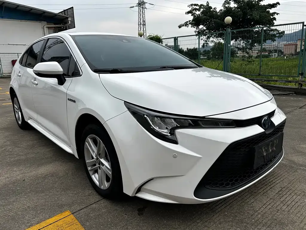 Toyota Levin Twin Engine E+ — фото 10