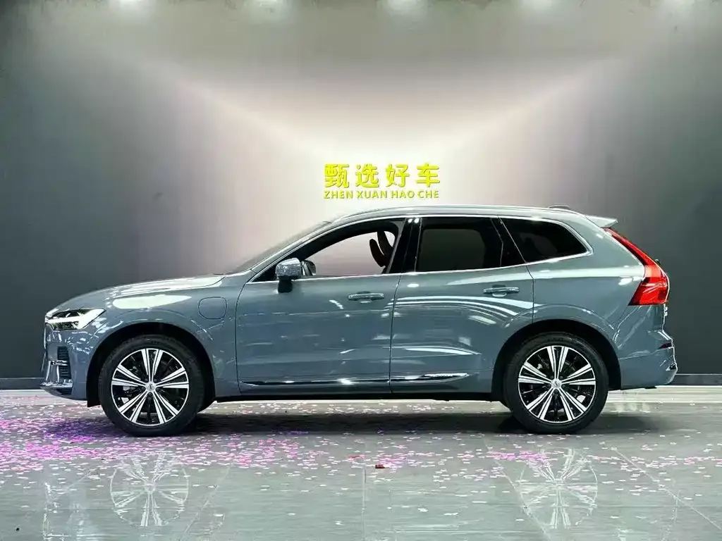 Volvo XC60 PHEV — фото 2